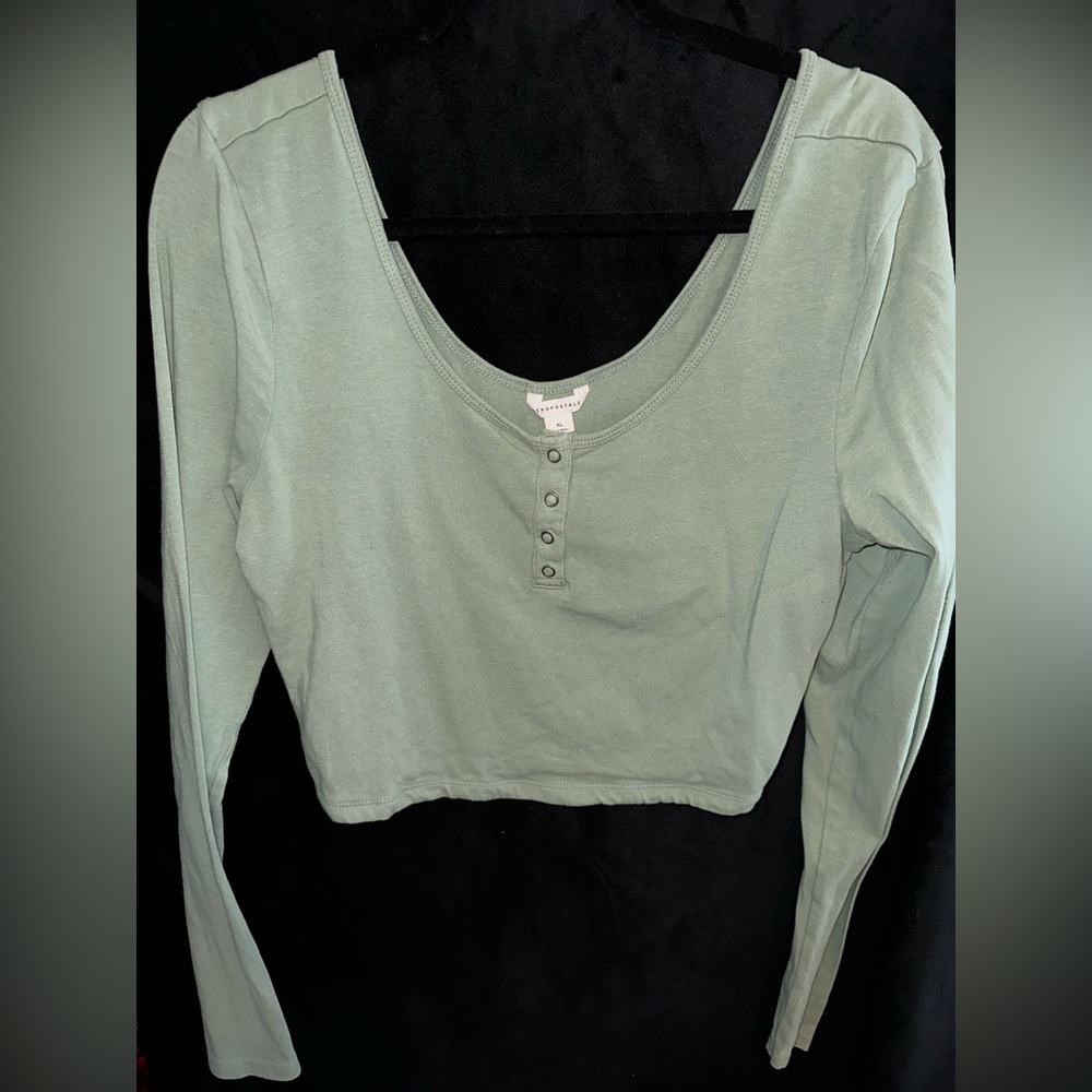 Green Aeropostale crop top, long sleeve XL shirt